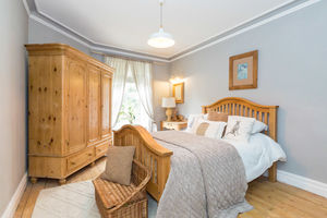 Bed- click for photo gallery